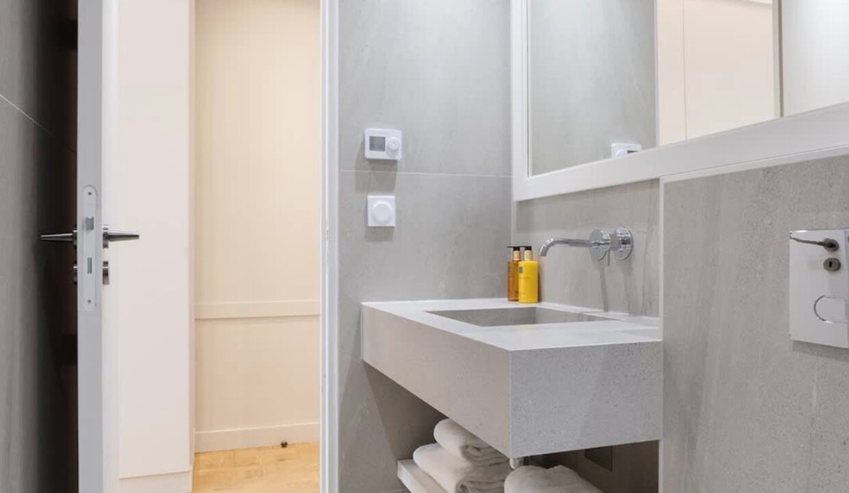 00001-GREAT-FAMILY-APARTMENT-NEAR-BON-MARCHE