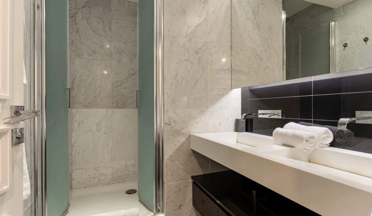 00001-PARIS-EIFFEL-TOWER-LUXE