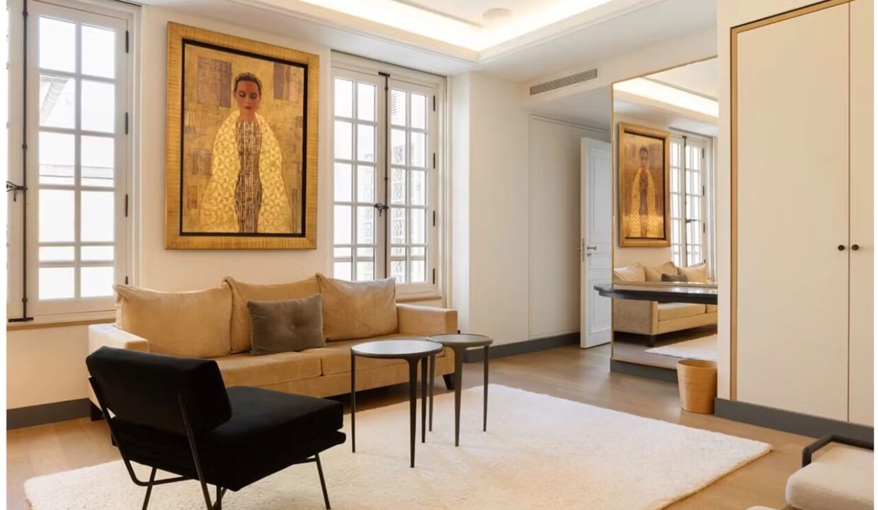 00001-paris-bastille-townhouse-hammam-cinema