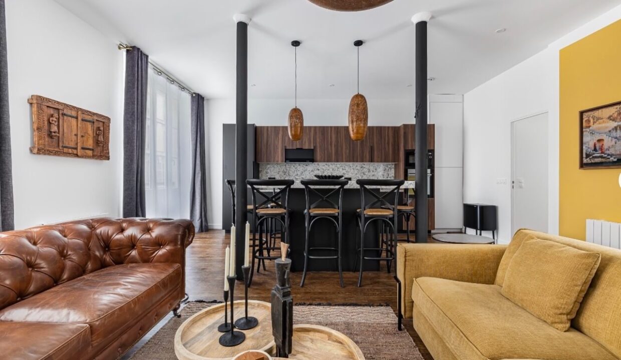 00002-A- GREAT-APARTMENT-FOR-FAMILY-IN-THE-CENTER-MARAIS-OF-PARIS