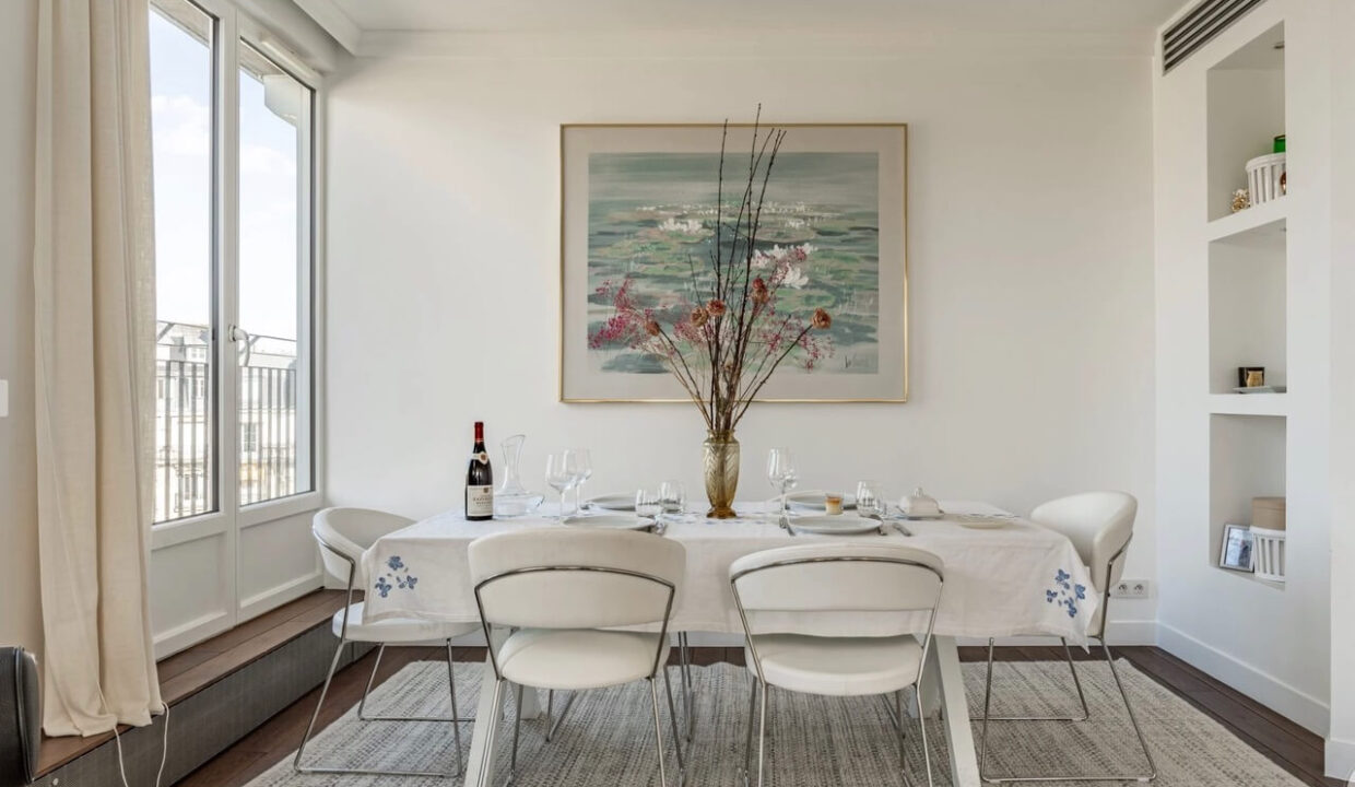 00002-PARIS-EIFFEL-TOWER-LUXE