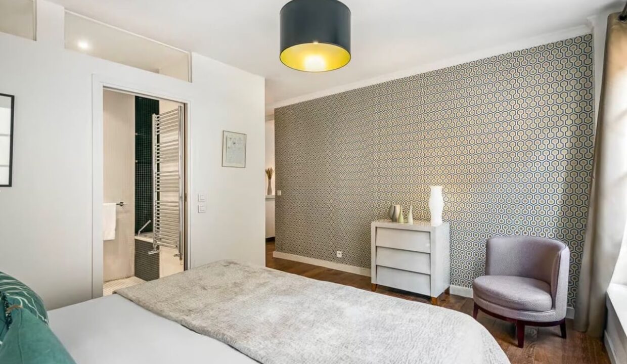 00003-LORSAY-MUSEUM-ONE-BEDROOM