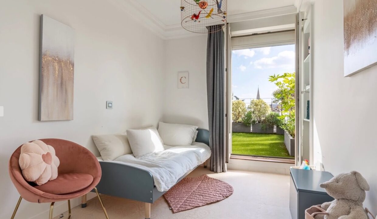 00003-PARIS-EIFFEL-TOWER-LUXE