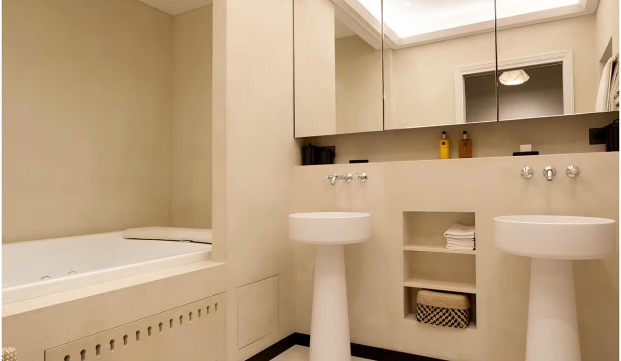 00003-paris-bastille-townhouse-hammam-cinema