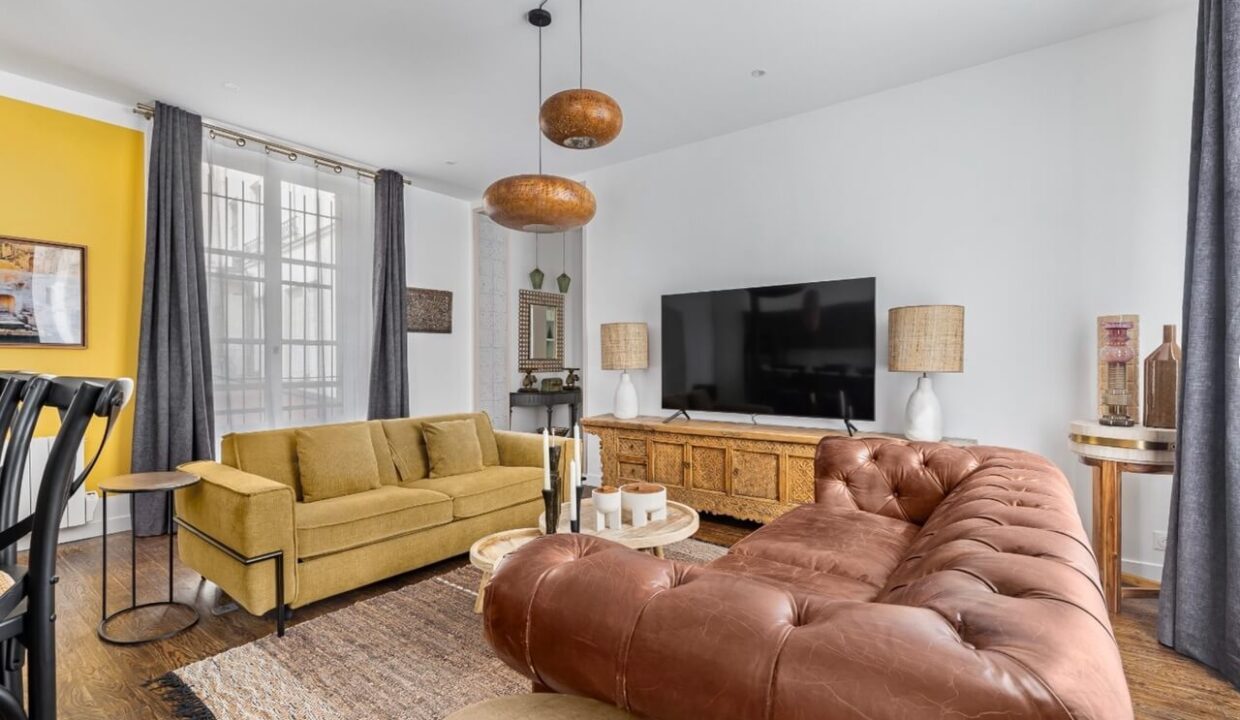 00004-A- GREAT-APARTMENT-FOR-FAMILY-IN-THE-CENTER-MARAIS-OF-PARIS