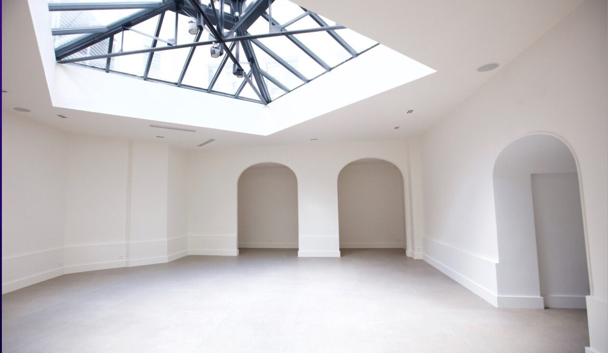 00005-TOUR-MAUBOURG-LUXURY-SHOWROOM-PARIS