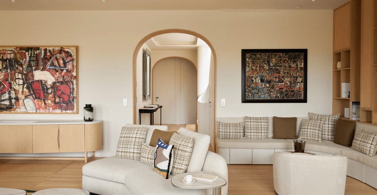 00006-EIFFEL-TOWER-2-BED-LUXE