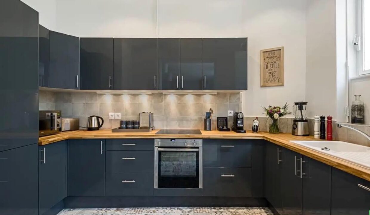 00006-FAMILY-APARTMENT-IN-SAINT-GERMAIN-6-PERSONS