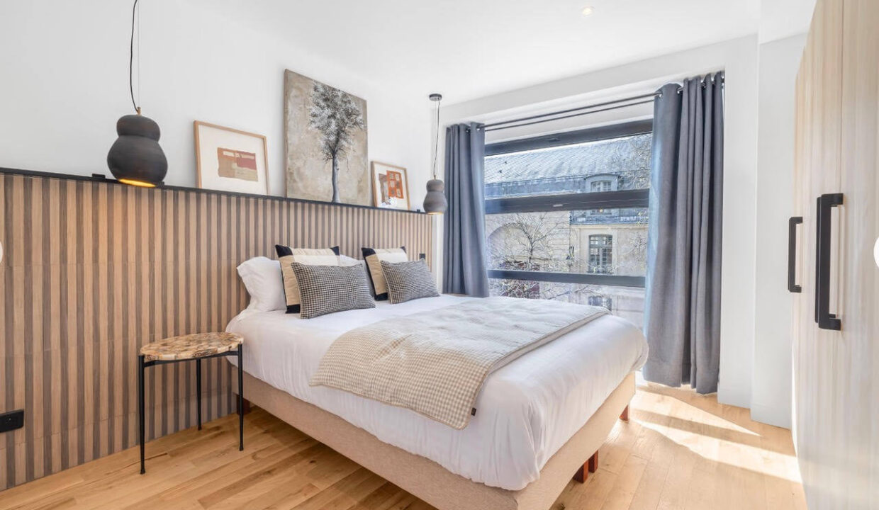 00006-LOVELY-MARAIS-CENTER-APARTMENT