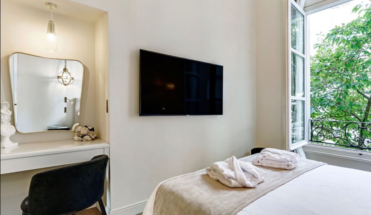 00007-LUXURY-UNIQUE-ISLE-SAINT-LOUIS