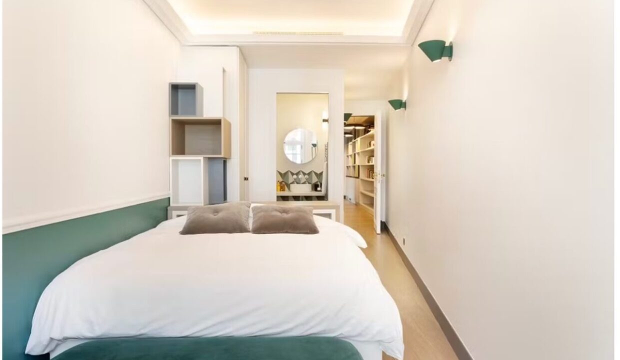 00007-paris-bastille-townhouse-hammam-cinema