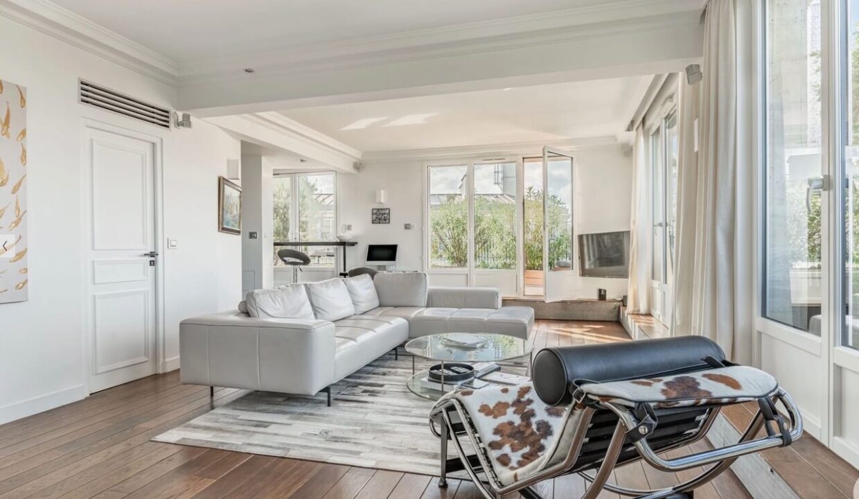 00008-PARIS-EIFFEL-TOWER-LUXE