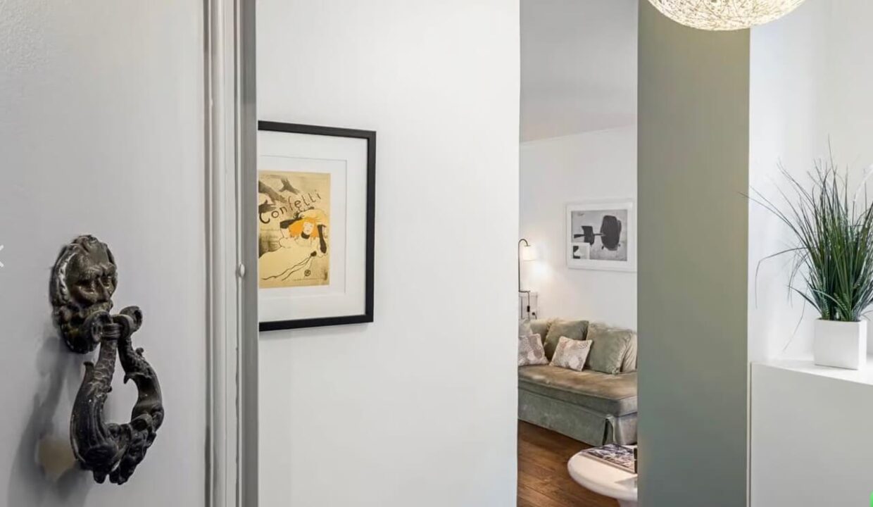 00009-LORSAY-MUSEUM-ONE-BEDROOM