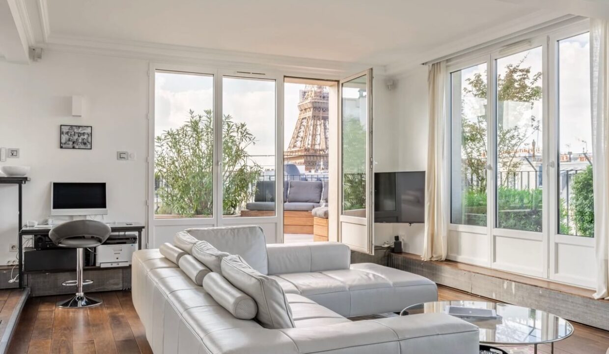 00009-PARIS-EIFFEL-TOWER-LUXE