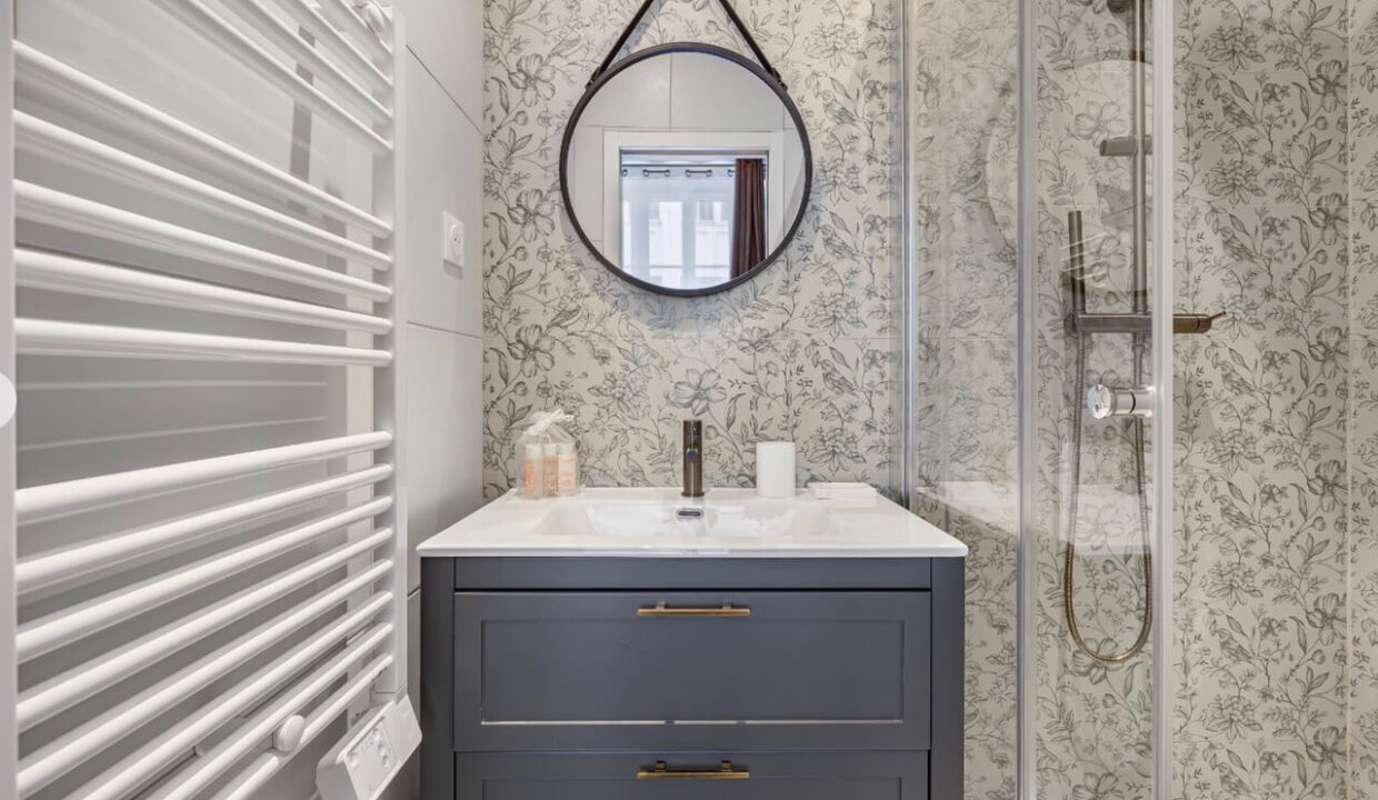 00011-A- GREAT-APARTMENT-FOR-FAMILY-IN-THE-CENTER-MARAIS-OF-PARIS