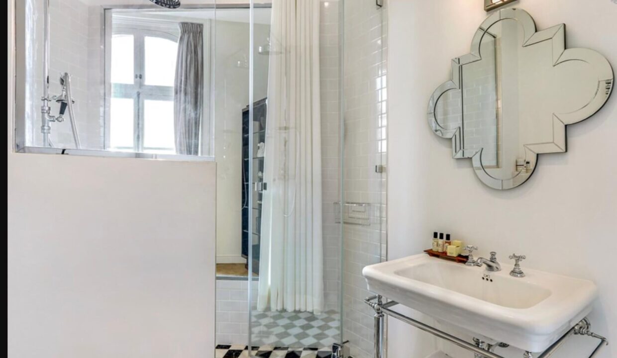 00011-LUXURY-UNIQUE-ISLE-SAINT-LOUIS