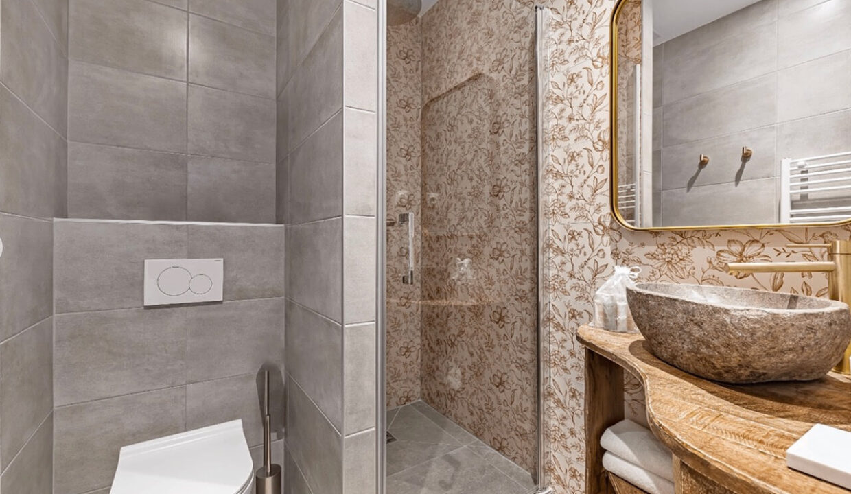 00012-A- GREAT-APARTMENT-FOR-FAMILY-IN-THE-CENTER-MARAIS-OF-PARIS