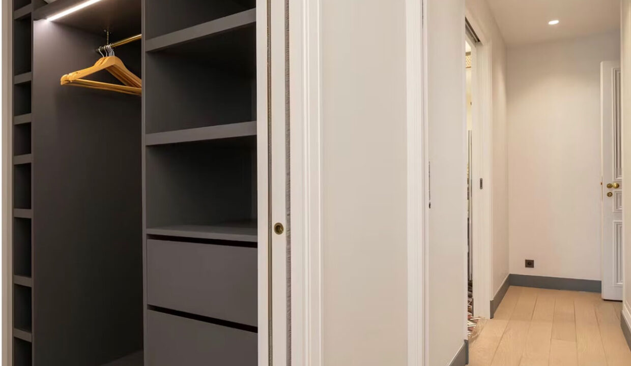 00012-paris-bastille-townhouse-hammam-cinema