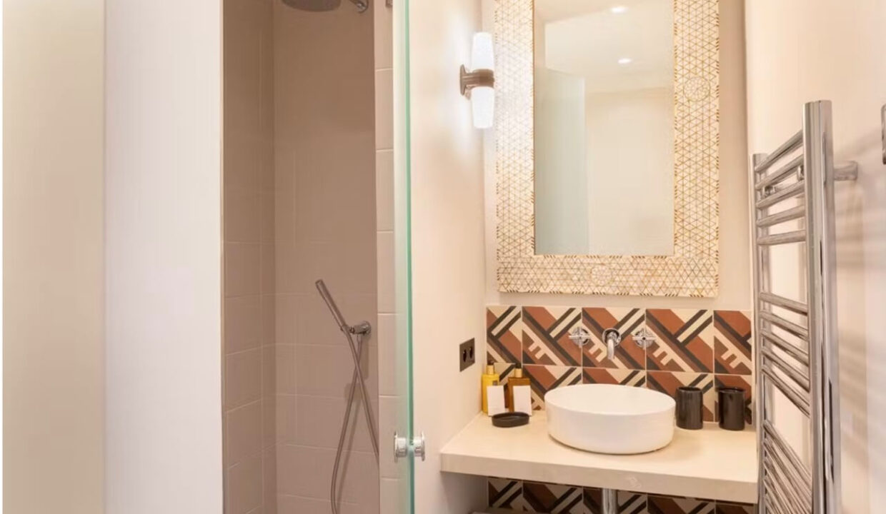 00013-paris-bastille-townhouse-hammam-cinema