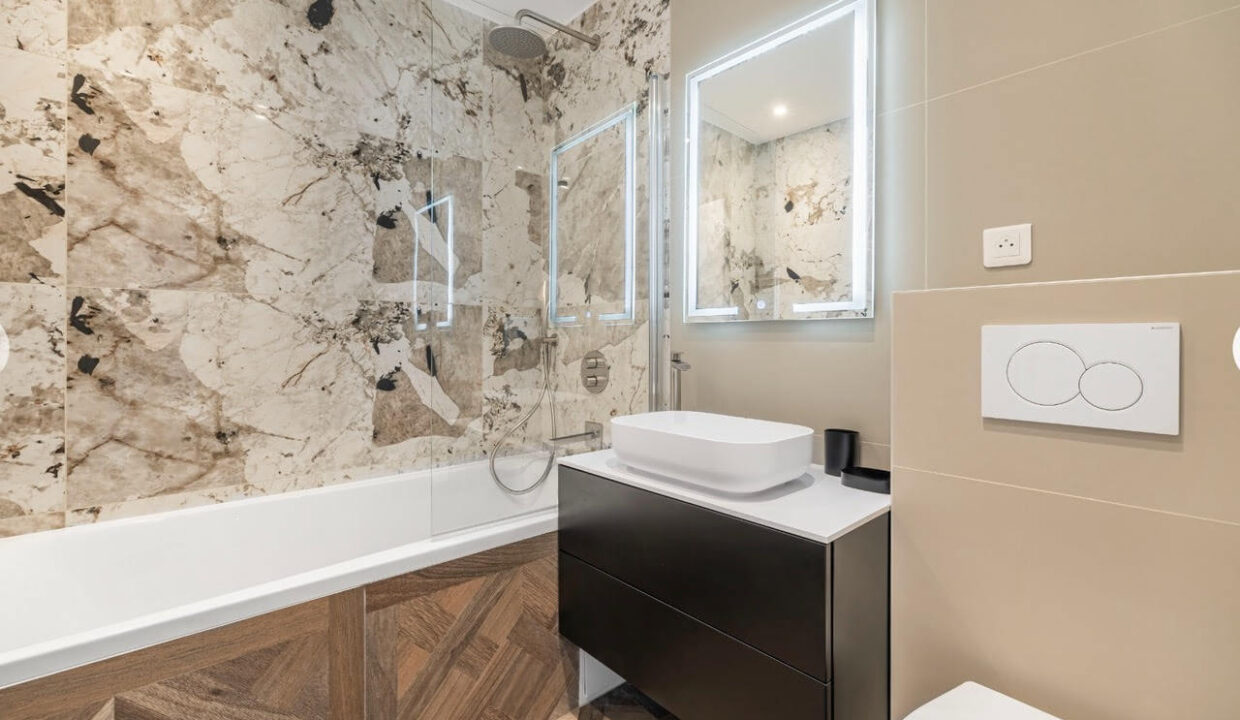 00014-LOVELY-MARAIS-CENTER-APARTMENT