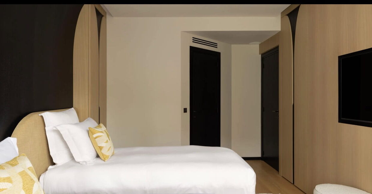 00014-LUXURY-CHAMPS-ELYSEES-LENA