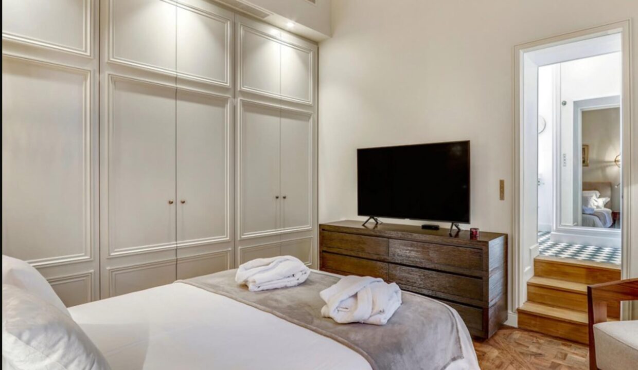 00016-LUXURY-UNIQUE-ISLE-SAINT-LOUIS