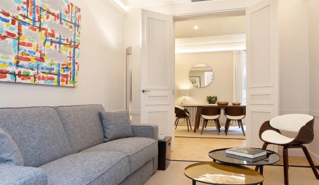 00017-GREAT-FAMILY-APARTMENT-NEAR-BON-MARCHE