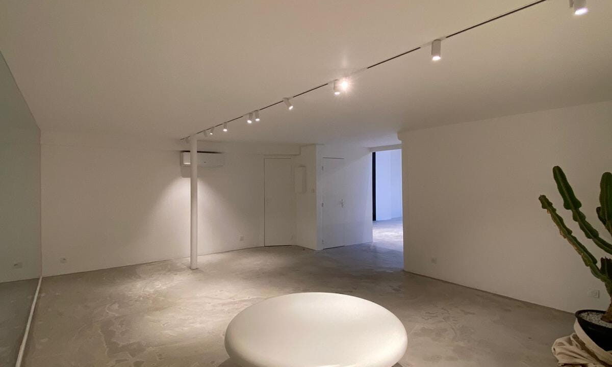 00021-LOFT-SHOWROOM-280m²-PLACE-DES-VICTOIRES