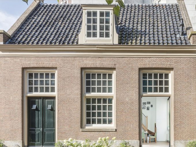 TWO BEDROOM HOUSE AMSTERDAM