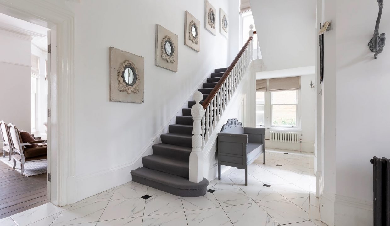 00004-SOUTH-LONDON-LUXURY-MANSION-FOR-20