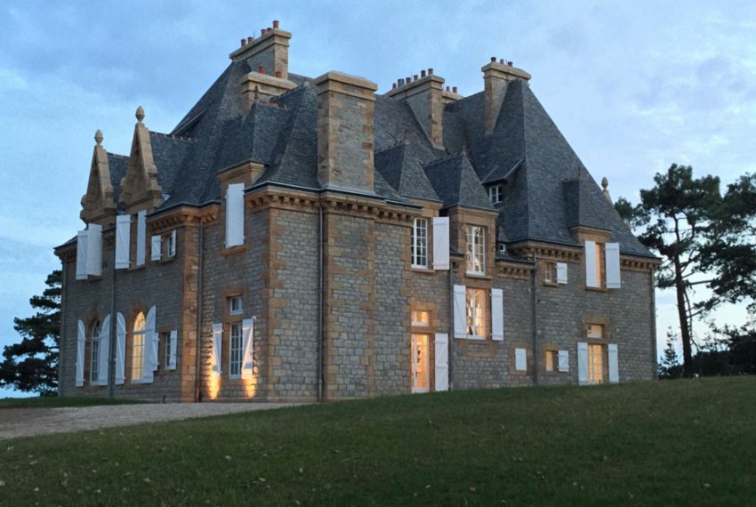 00003-luxe-apartmentsrentals-Beautiful-castle-for-rent-in-Brittany-Finistere