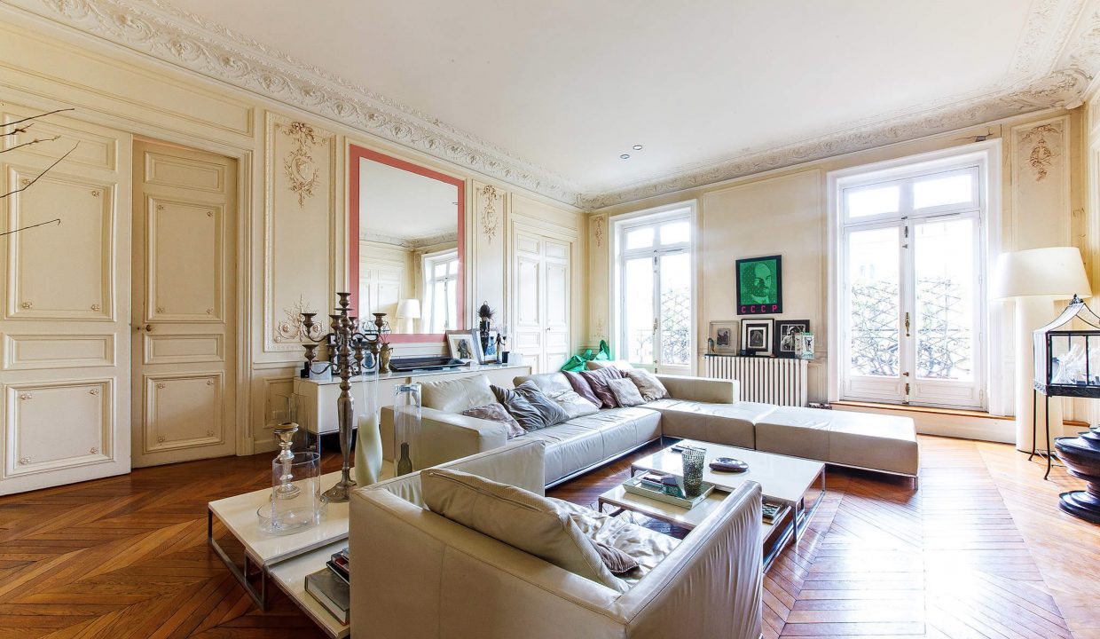 00001-LUXURY-4-BEDROOM-APARTMENT-NEAR-PLACE-VENDOME-AND-LOUVRE