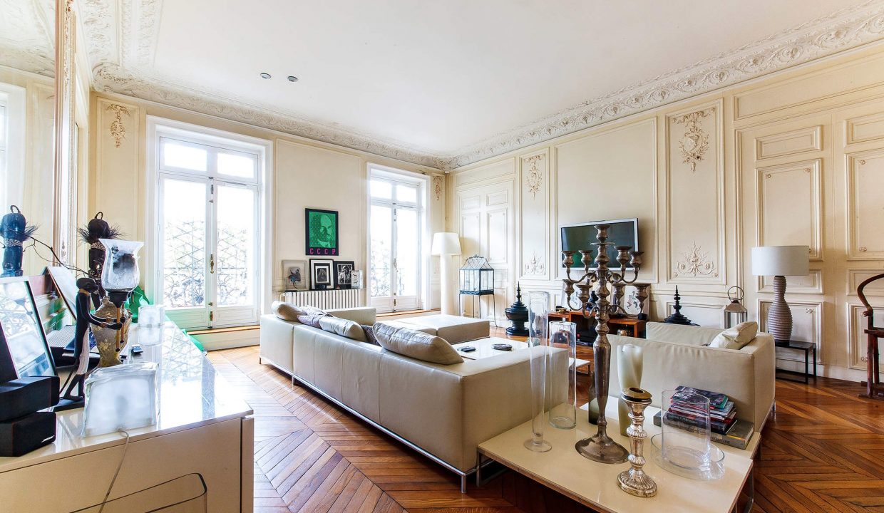 00002-LUXURY-4-BEDROOM-APARTMENT-NEAR-PLACE-VENDOME-AND-LOUVRE