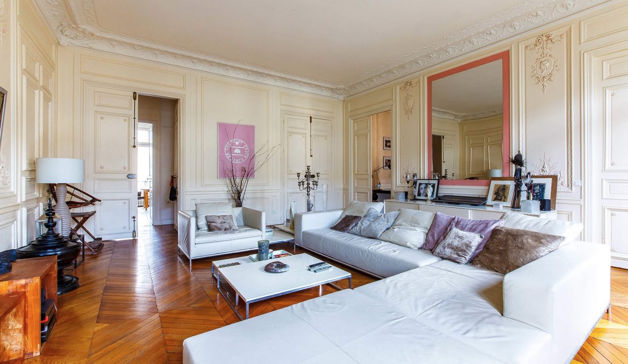 00003-LUXURY-4-BEDROOM-APARTMENT-NEAR-PLACE-VENDOME-AND-LOUVRE