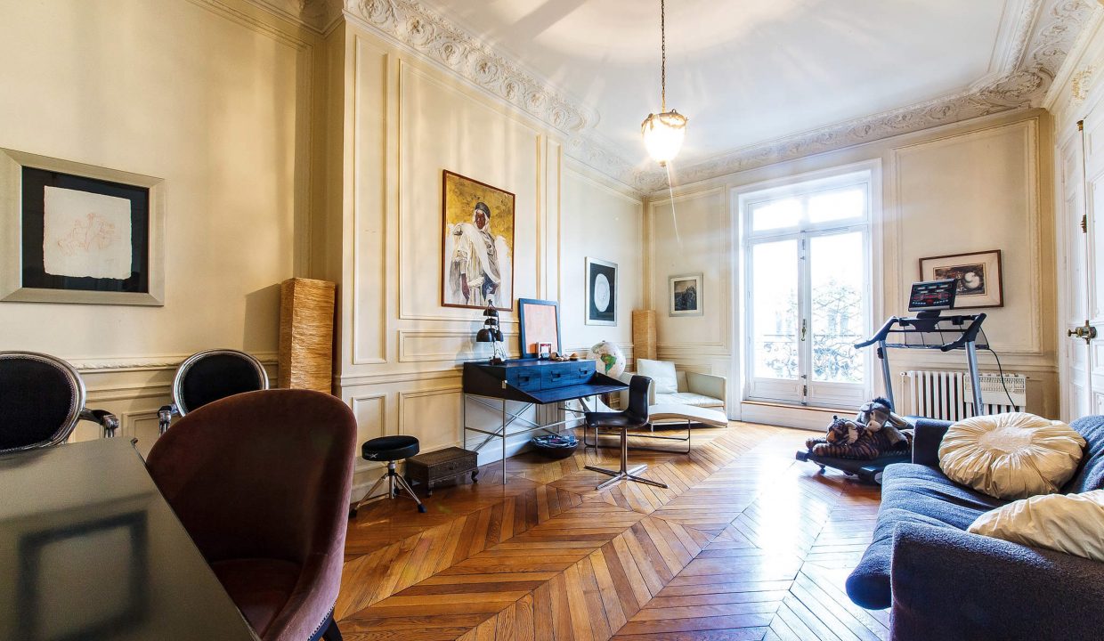00004-LUXURY-4-BEDROOM-APARTMENT-NEAR-PLACE-VENDOME-AND-LOUVRE
