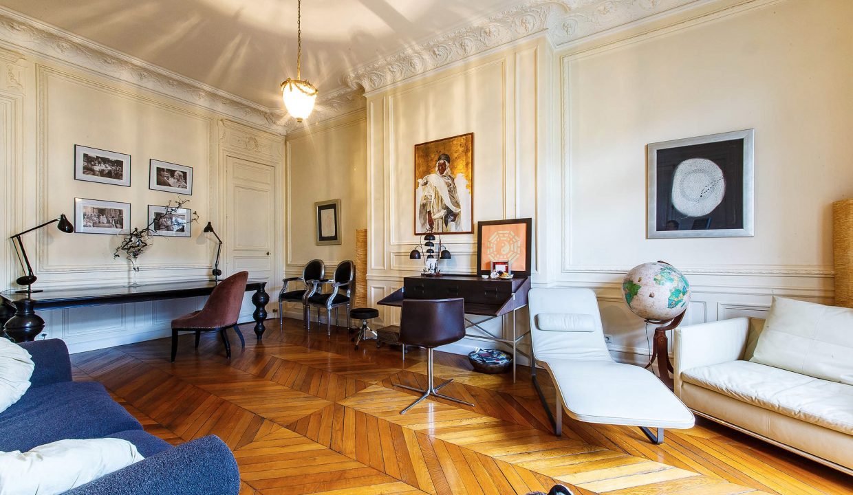00005-LUXURY-4-BEDROOM-APARTMENT-NEAR-PLACE-VENDOME-AND-LOUVRE