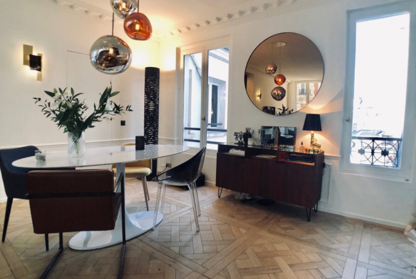00002-luxe-apartmentsrentals-Luxury-2-bedrooms-rue-de-Turenne-Marais-