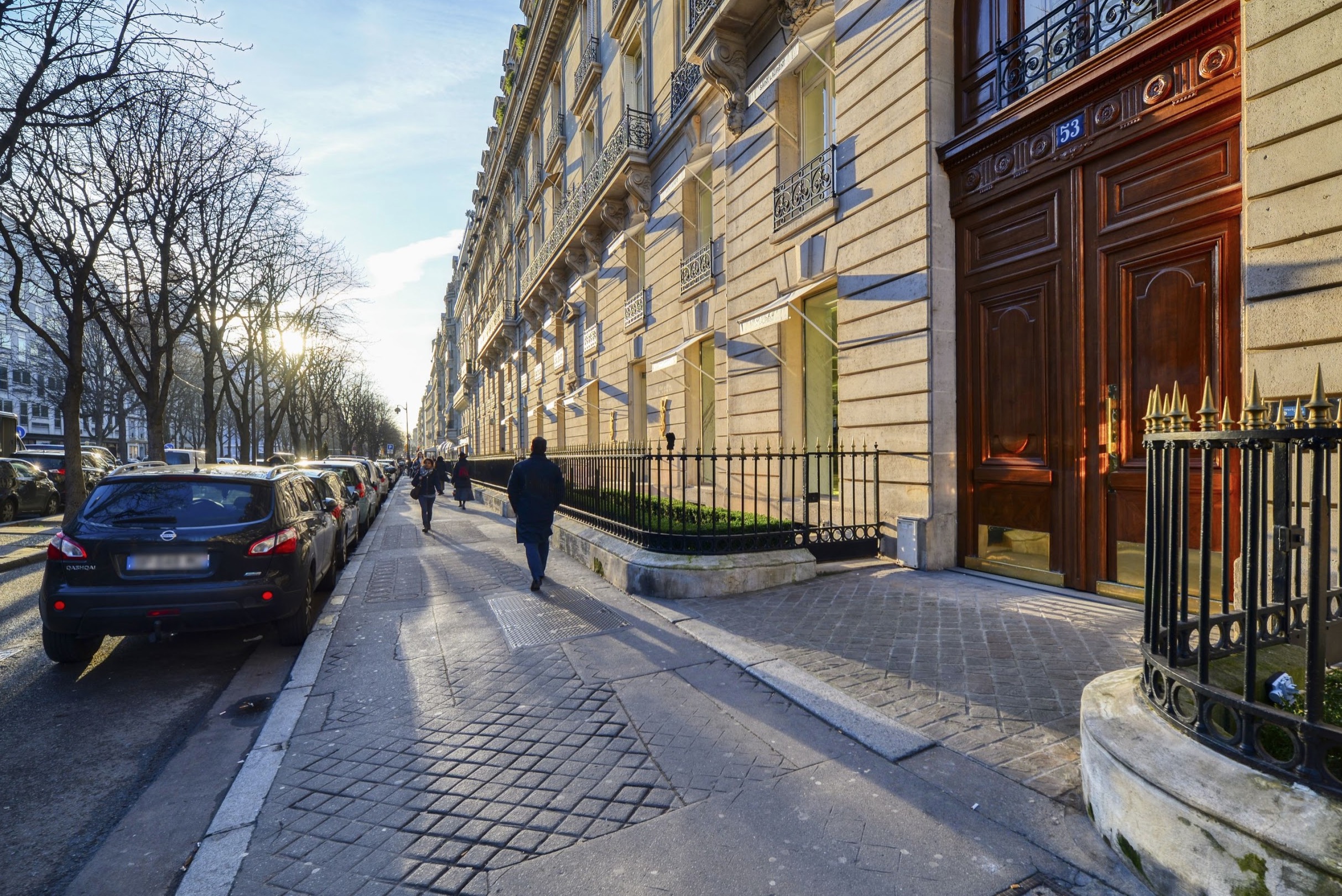 7 Iconic Addresses on Avenue Montaigne, Paris