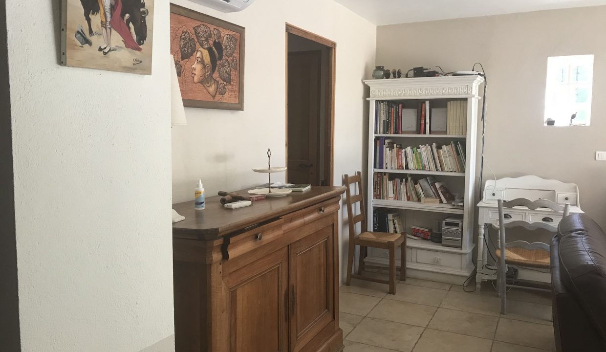00007-MAS-NEAR-SAINT-REMY-EYGALIERES-TO-RENT-7-PERSONS